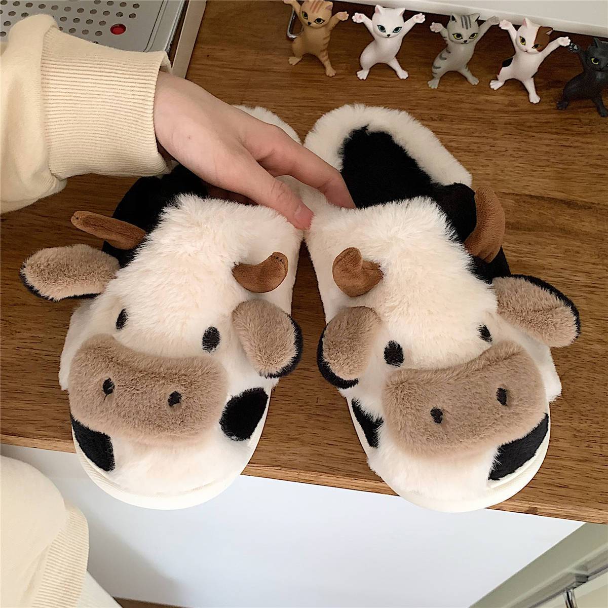 Cute Cow Animal Slipper For Women Girls Fashion Kawaii Soft Fluffy Winter Warm Slippers Woman Cartoon Milk Cow House Slippers Funny Shoes - YLORESHOP