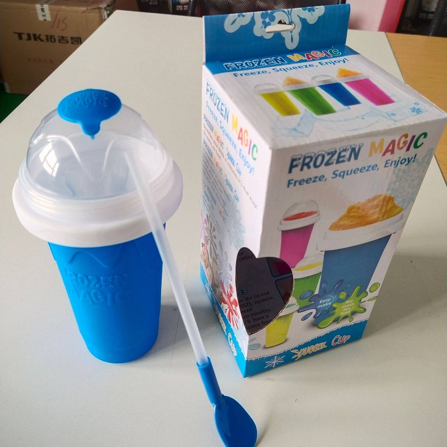 One Pinch Into An Slushy Cup, Shake The Smoothie Cup, And The Second Fast Cooling Cup Becomes A Pinch Cup. - YLORESHOP