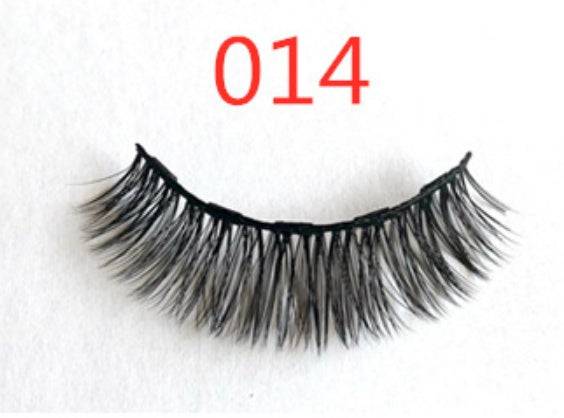 A Pair Of False Eyelashes With Magnets In Fashion - YLORESHOP