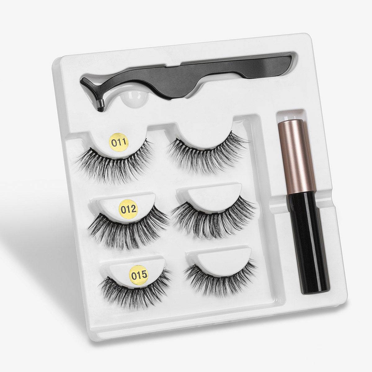 A Pair Of False Eyelashes With Magnets In Fashion - YLORESHOP