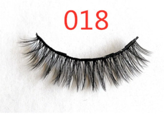 A Pair Of False Eyelashes With Magnets In Fashion - YLORESHOP