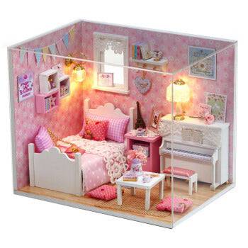 Girl with toy castle - YLORESHOP