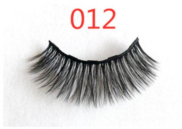 A Pair Of False Eyelashes With Magnets In Fashion - YLORESHOP