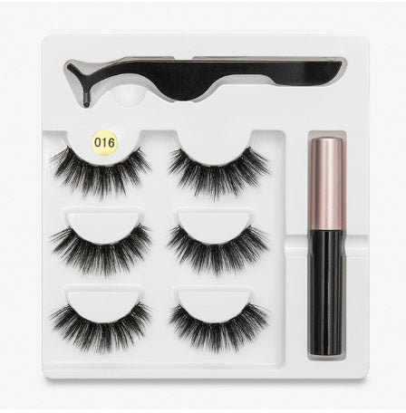 A Pair Of False Eyelashes With Magnets In Fashion - YLORESHOP