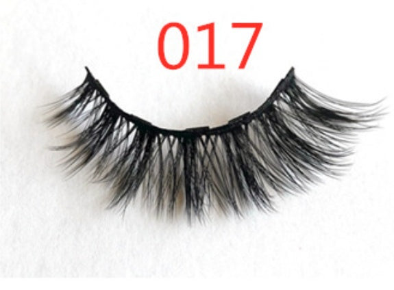 A Pair Of False Eyelashes With Magnets In Fashion - YLORESHOP