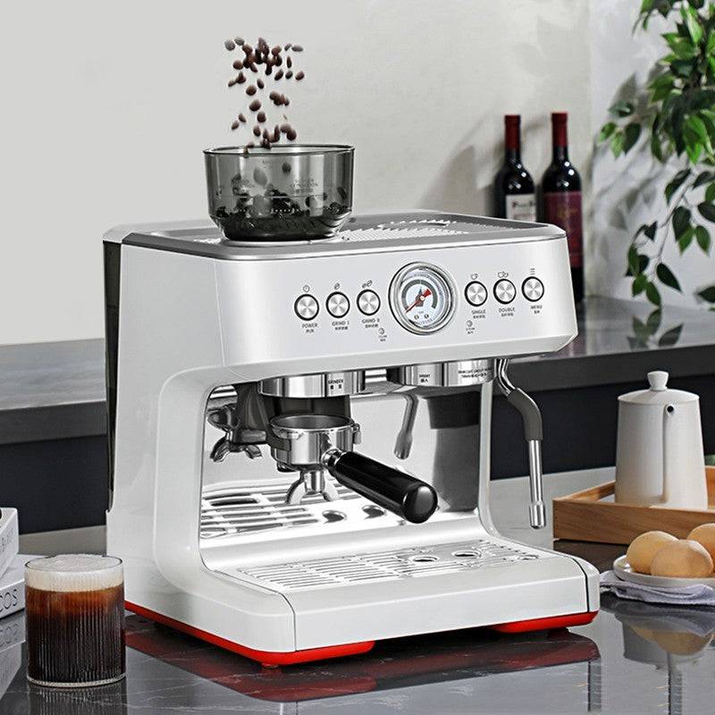 Piccola macchina da caffè semiautomatica per uso domestico