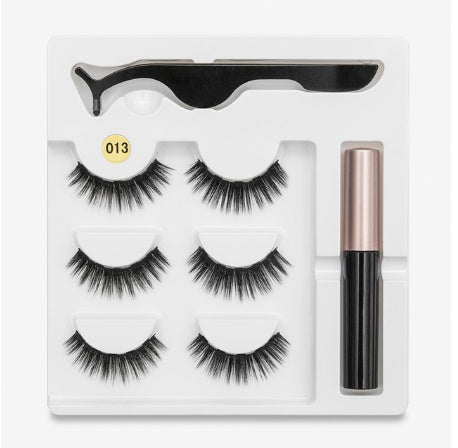 A Pair Of False Eyelashes With Magnets In Fashion - YLORESHOP