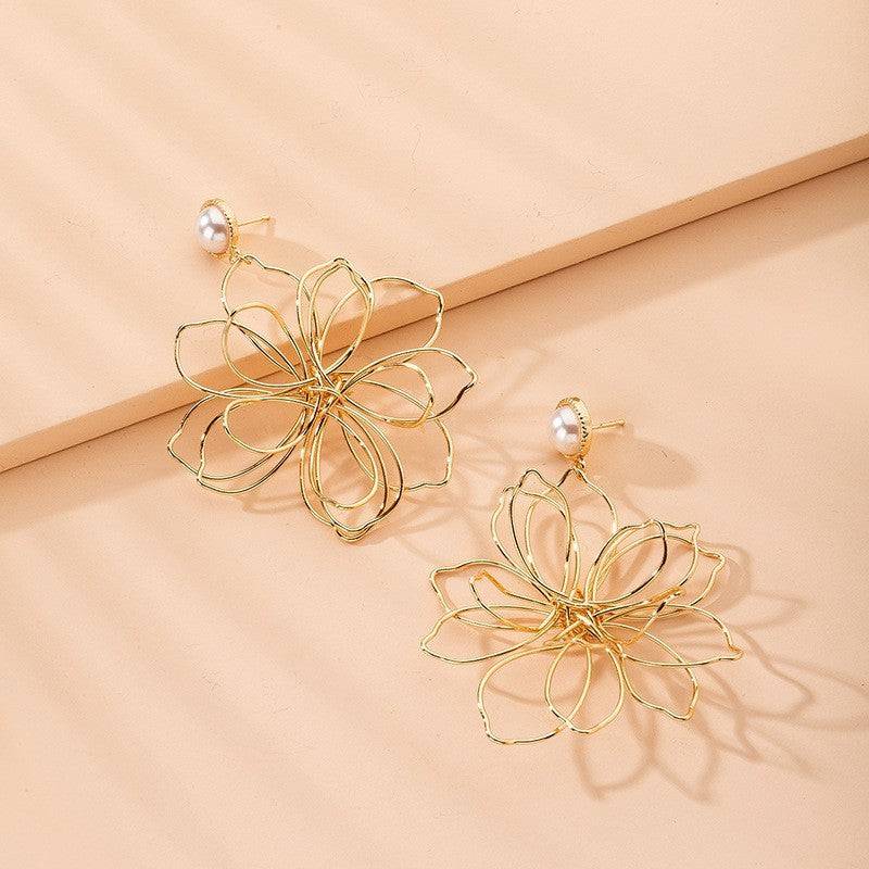 Simple Fashion Pearl Beautiful Flowers Stud Earrings - YLORESHOP