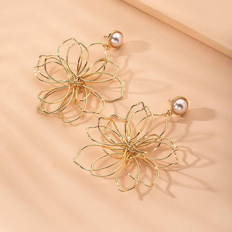 Simple Fashion Pearl Beautiful Flowers Stud Earrings - YLORESHOP