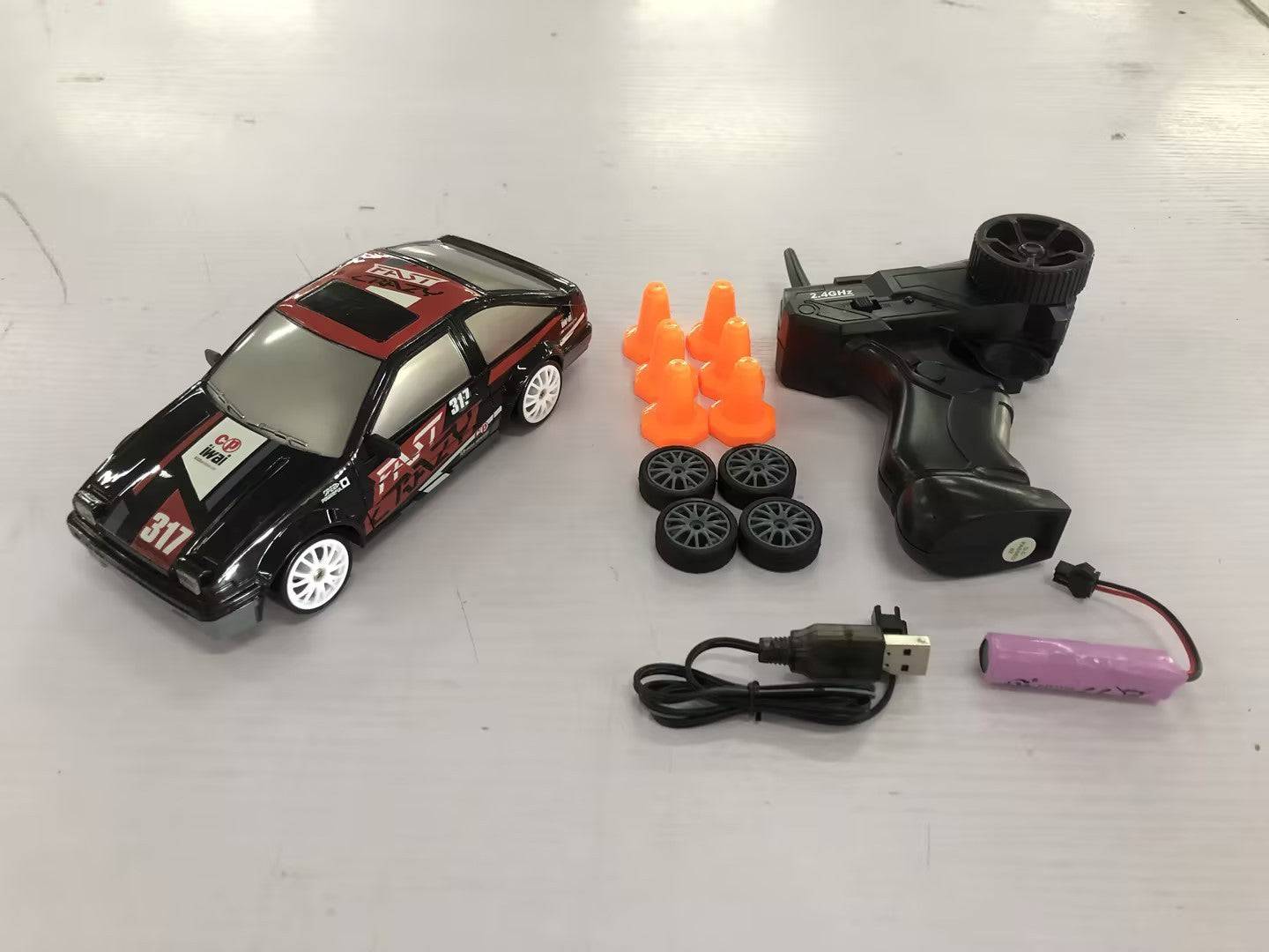 2.4G Drift Rc Auto 4WD RC Drift Auto Giocattolo di Controllo Remoto GTR Modello AE86 Veicolo Auto RC Auto da Corsa Giocattolo per I Bambini Regali Di Natale