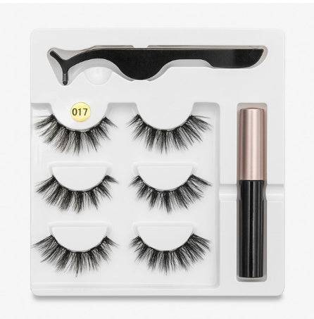 A Pair Of False Eyelashes With Magnets In Fashion - YLORESHOP