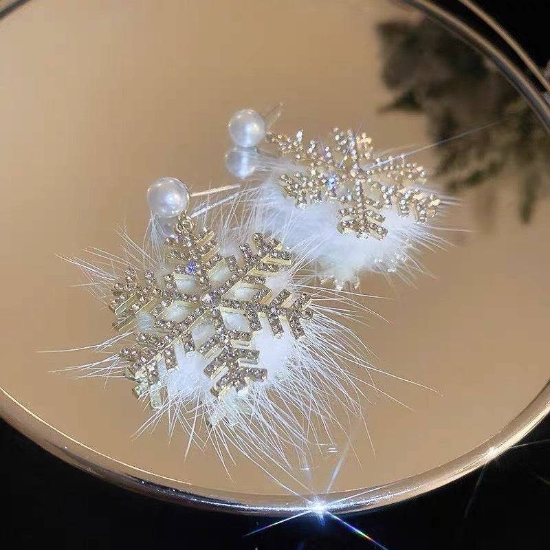 Christmas Snowflake Earrings Women's Full Diamond Pearl Plush Earrings - YLORESHOP