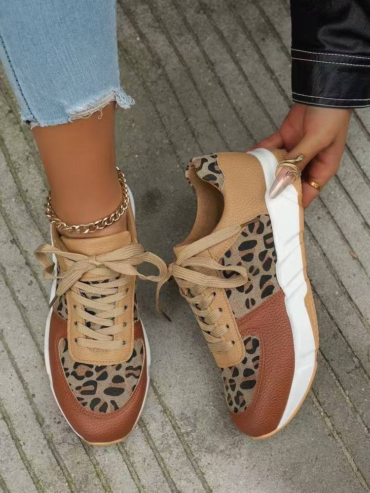 Sneaker casual da donna con lacci mimetici con fondo spesso