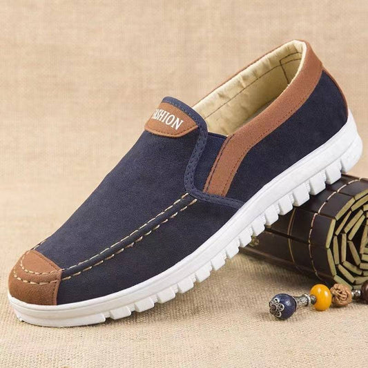 Scarpe casual da uomo alla moda con un pedale