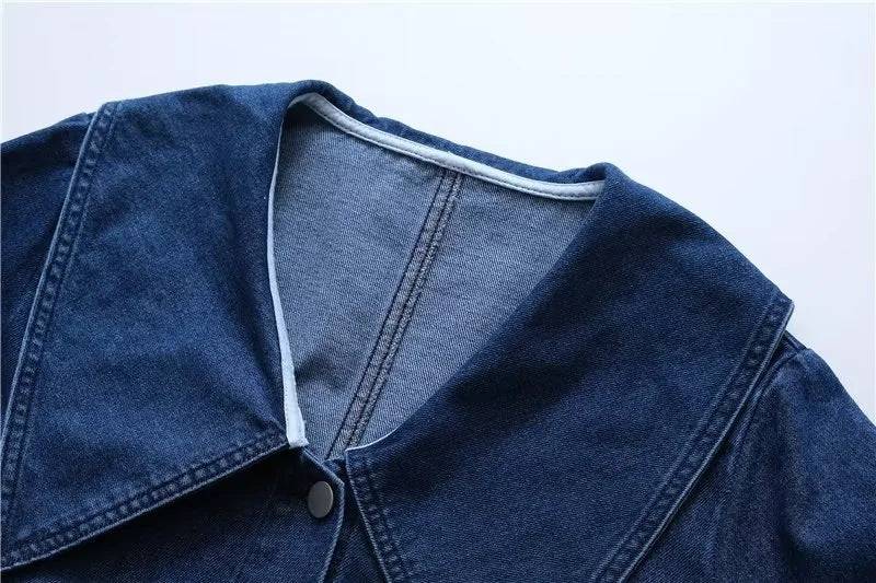 Nuovo vestito da donna alla moda in denim