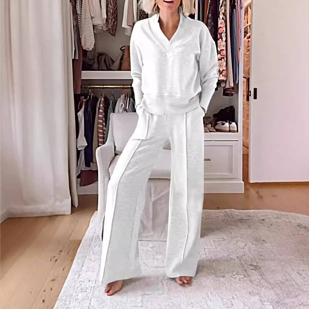 Set da due pezzi con pantaloni larghi a gamba larga e maniche lunghe con scollo a V