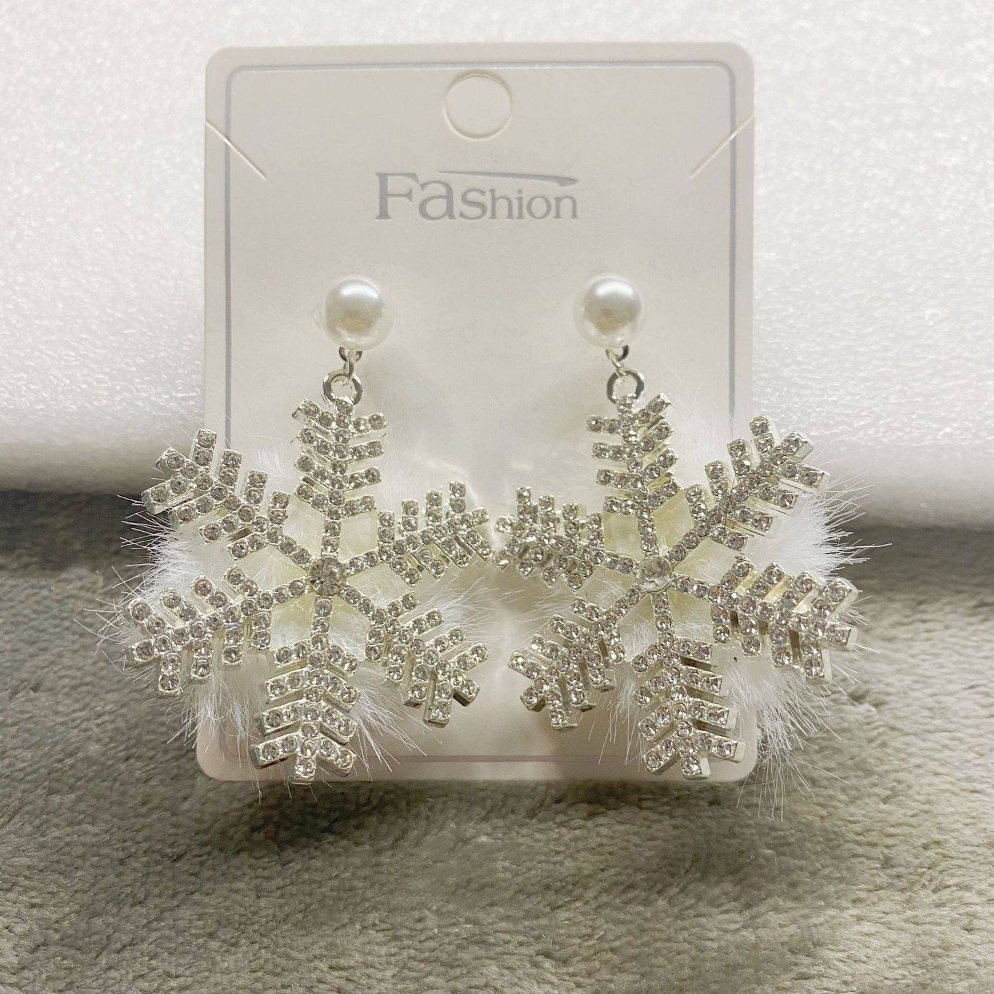 Christmas Snowflake Earrings Women's Full Diamond Pearl Plush Earrings - YLORESHOP