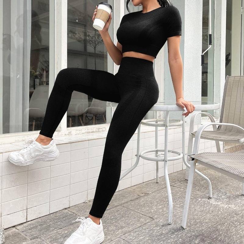 Seamless Striped Short-sleeved Trousers Yoga Suit - YLORESHOP